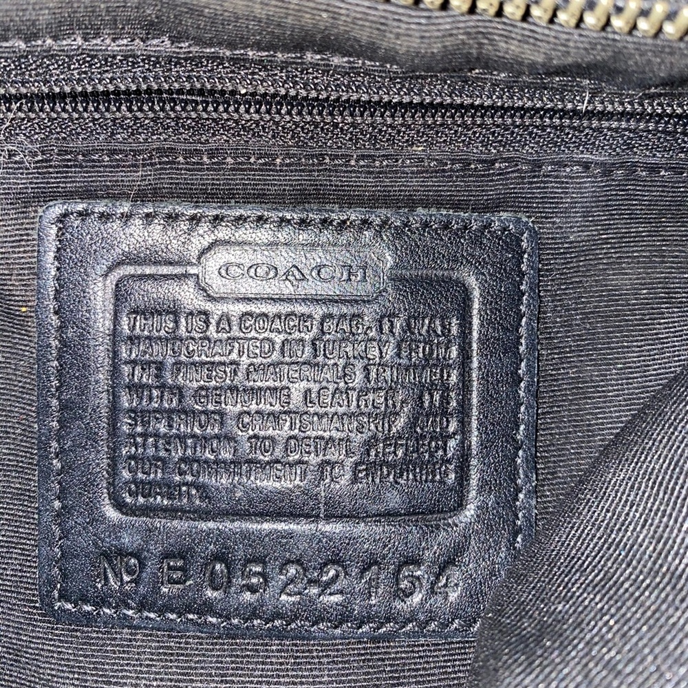 🚨Coach Small Handbag 🚨 - Picture 2 of 3